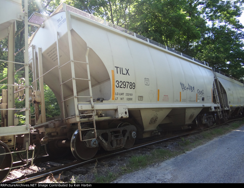 Derailed TILX 329789 